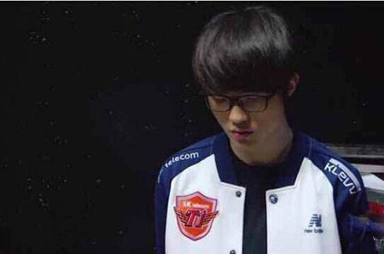 在最新的更新中，发现了关于新游戏模式和箱子的代码